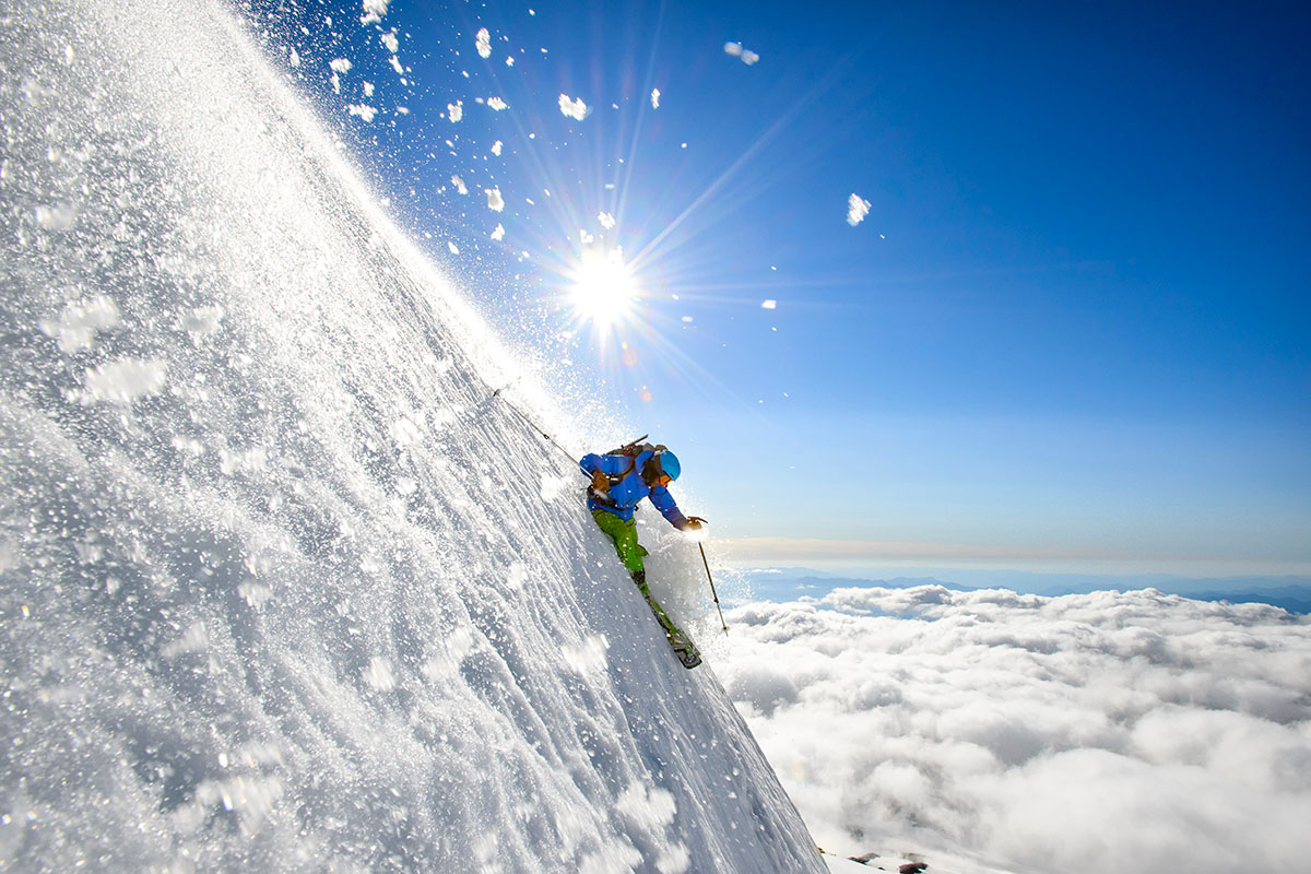 Ski helmet (steep descent)